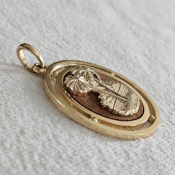 Palm Tree Beach Pendant Gold Tone Brown Wood - Picture 3 of 5